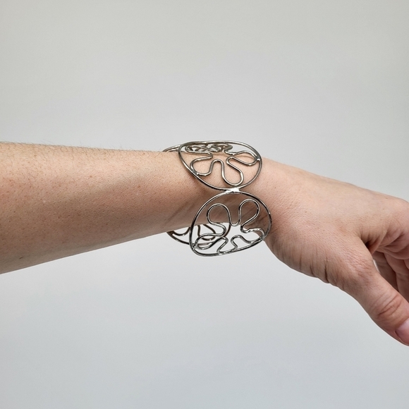 Vintage Retro Flowers Cuff Bracelet Silver Metal Wire - Picture 7 of 7